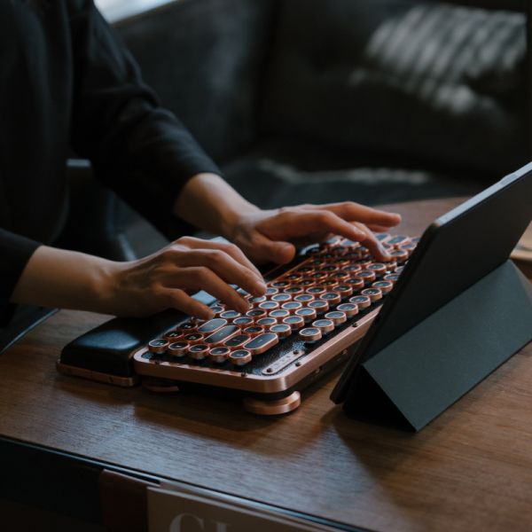 AZIO Compact BT Keyboard Artis